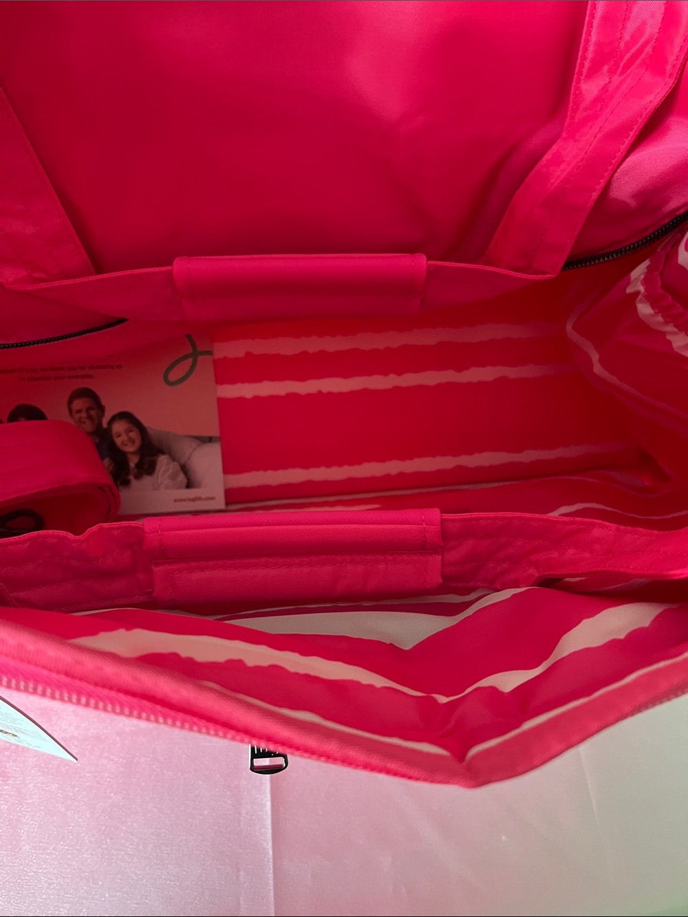 LUG - Trolley Duffel 2 Oversized Travel Bag in Magenta - Picture 10 of 11